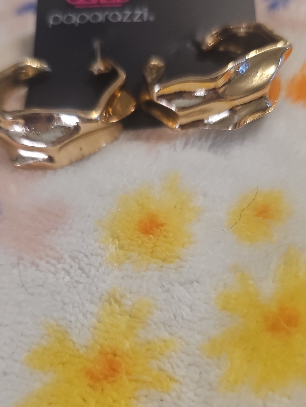 paparazzi Gold Leaf Hoop Earrings